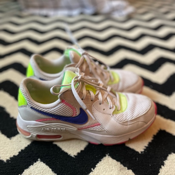 fluorescent yellow nike air max